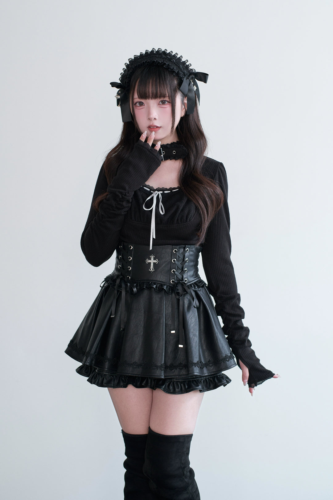 Jirai Kei Choker Top, High-Waisted Leather Skort 44327:805444