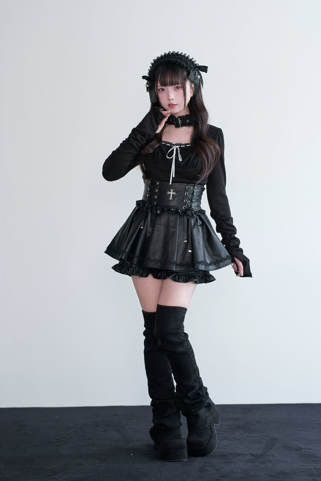 Jirai Kei Choker Top, High-Waisted Leather Skort 44327:805445