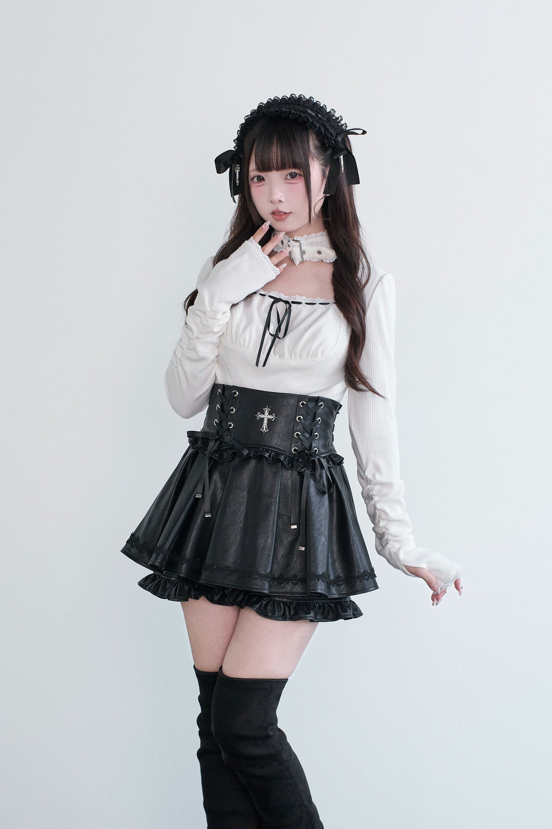 Jirai Kei Choker Top, High-Waisted Leather Skort (L M S) 44327:805432