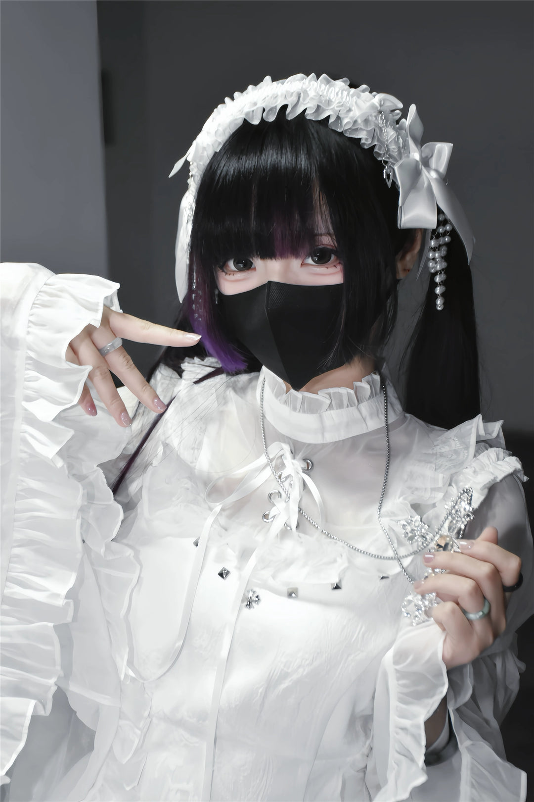 Black/White Jirai Kei Jumper Dress & Hime-Sleeved Sheer Blouse 43326:773584