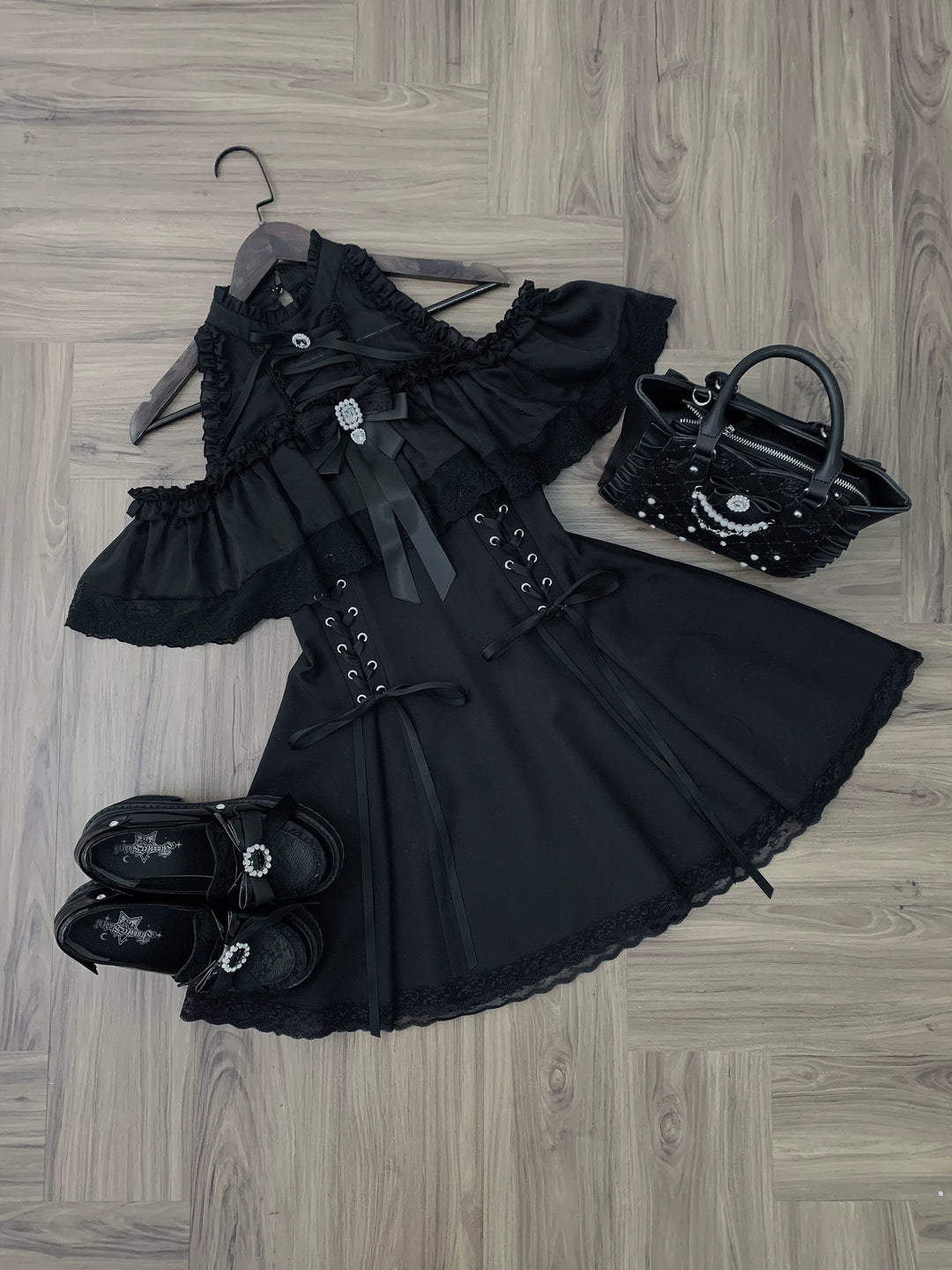Seiso Kei Open-Shoulder Dress, Lace Details 44745:821864