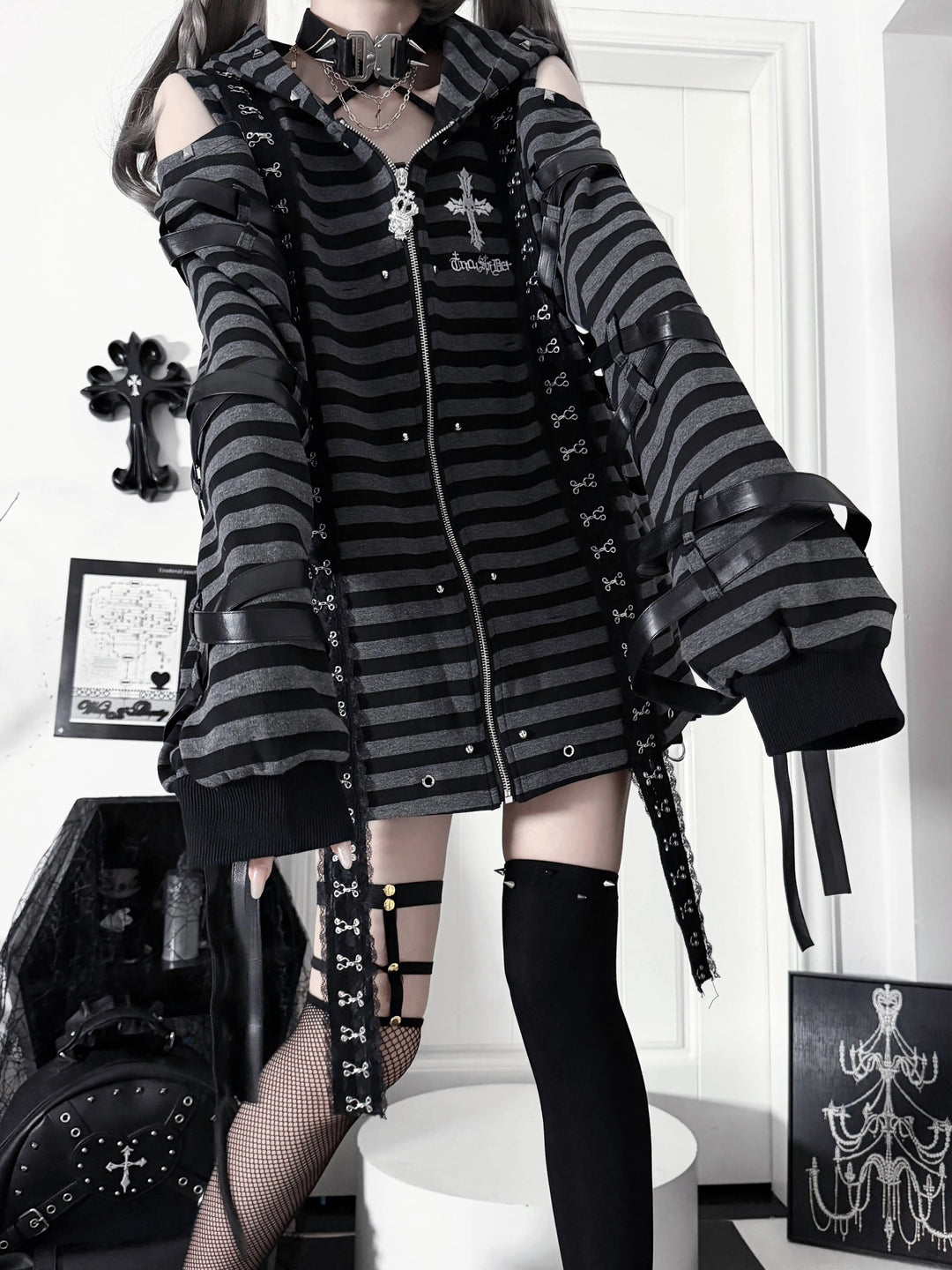 Gothic Open-Shoulder Hoodie Jacket with Devil Horns (M S) 46063:875397