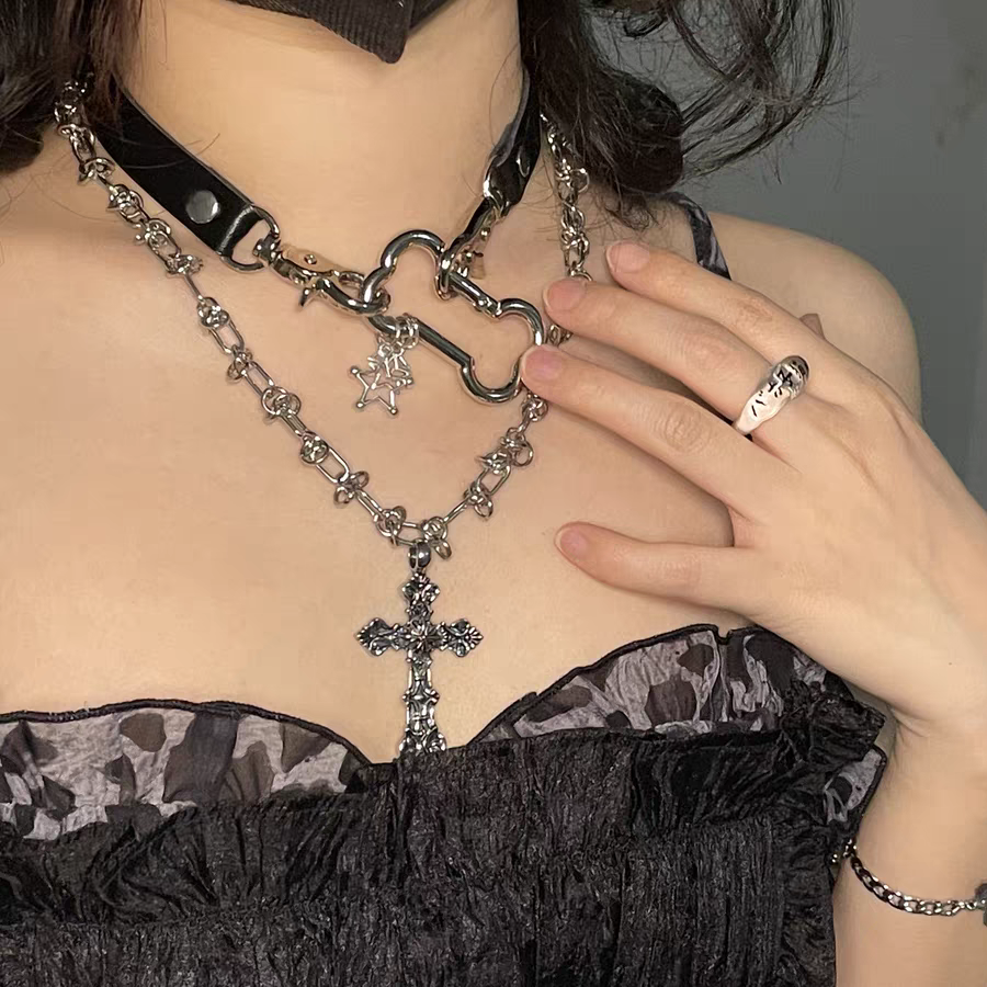 Jirai Kei Necklace Metallic Bone Star Pendant PU Punk Choker 42684:749359