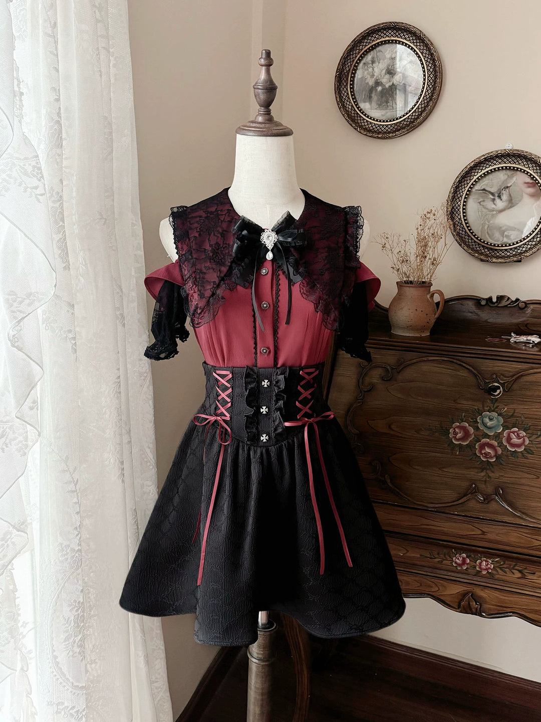 Black and Red Jirai Kei Set Up, Lace Pointed Collar (L M S) 43726:783594