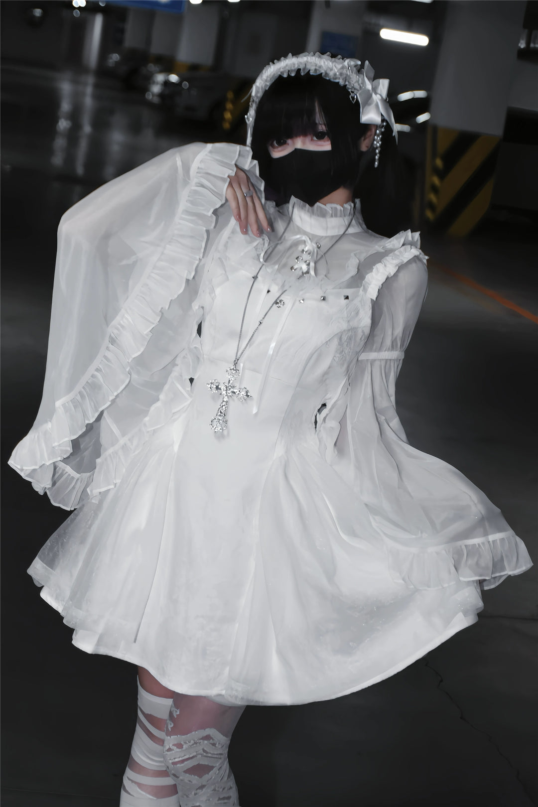 Black/White Jirai Kei Jumper Dress & Hime-Sleeved Sheer Blouse 43326:773585