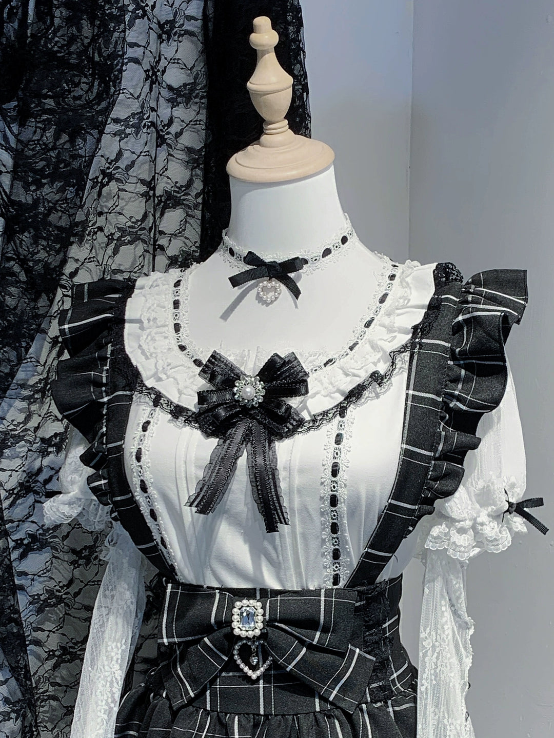 Short-Sleeved Jirai Kei Blouse with Choker and Tulle Cuffs 42862:755759