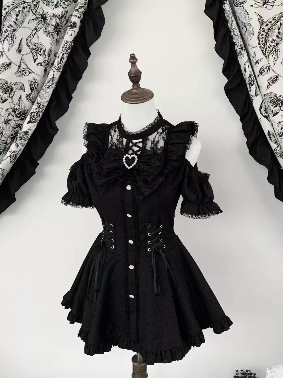 Jirai Kei Pure & Striped Black Dress, Open Shoulder (L M S XL) 44960:831991
