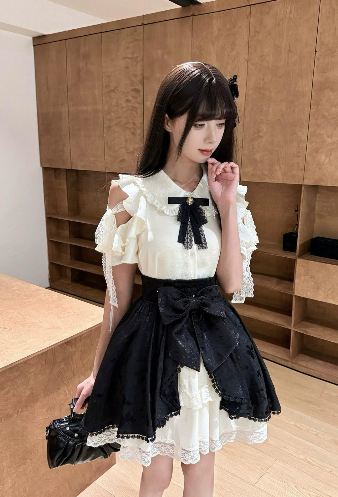 Seiso Kei Ruffled Shoulder Blouse, Butterfly Pattern Skirt (L M S) 45622:858769
